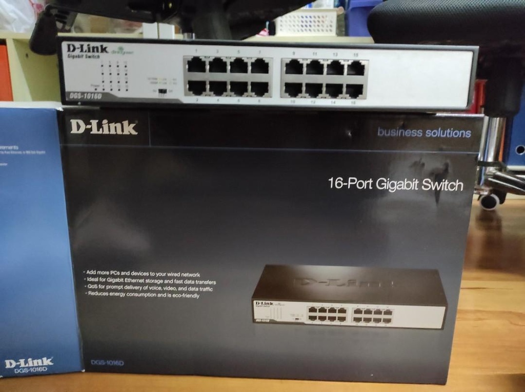 D-LINK SWITCH 16 PORT DES1016D